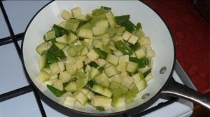 Легкое овощное рагу со стручковой фасолью, патиссоном и кабачком. Ммм... вкуснятина.