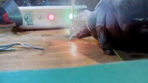 Трансформатор для сварки проводов.