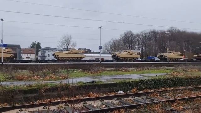 Партию танков США M1 Abrams, прибывающую в Польшу из Германии, сняли на видео очевидцы