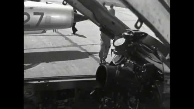 Ансамбль им. А. Александрова (музыка Борис Александров, слова Александр Годов) — Серебряные стрелы смотреть онлайн