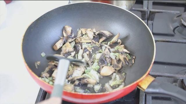 СПАГЕТТИ в сливочном соусе и шампиньонами / ПОСТНЫЙ РЕЦЕПТ/ ВКУСНО И БЫСТРО смотреть онлайн