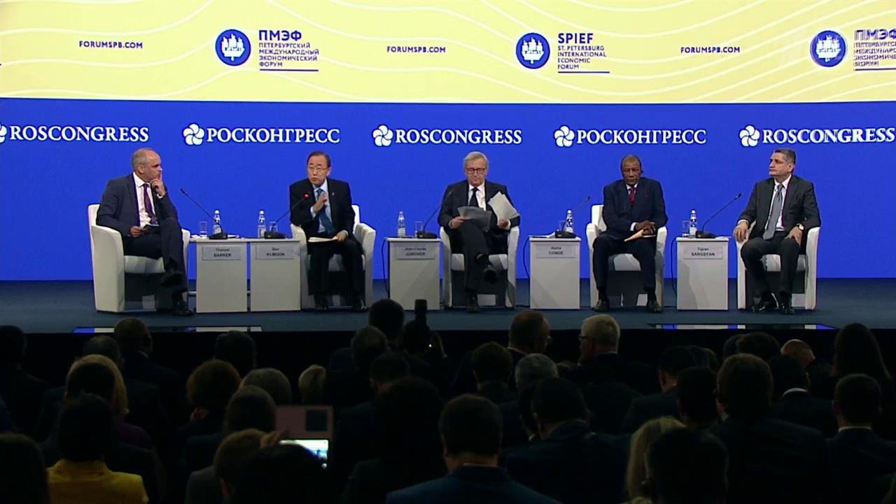 Роль России в мировой экономике, инвестиции в нашу...нкций - обсуждают участники форума в Петербурге