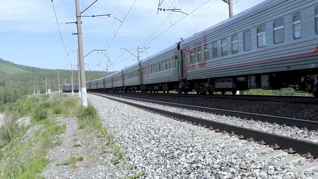 ЭП2К-129 с пассажирским поездом смотреть онлайн