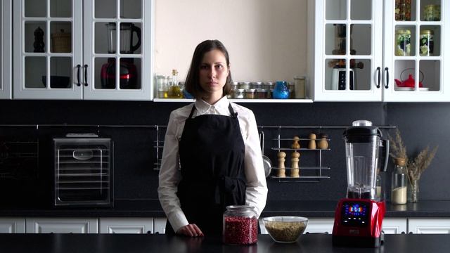 Домашняя арахисовая паста в блендере