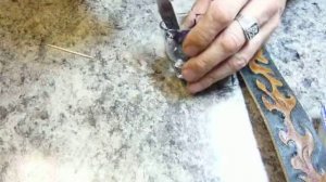 Кожаный ремень  обработка торцов спец пастой.