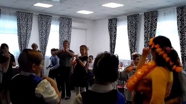 Неоновая дискотека. Выпускной. ЧудЛандия смотреть онлайн