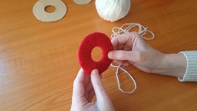 Изготовление изделий из помпонов. Часть 2 смотреть онлайн