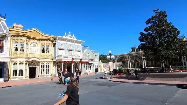 Диснейленд в Америке. Самый крупный парк развлечений Уолта Диснея в мире. Magic Kingdom.Часть 1. смотреть онлайн