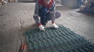 Как правильно раскручивать сетку Рабица