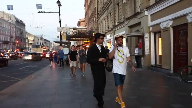 Евреи в России раздают деньги на Невском проспекте Петербурга смотреть онлайн