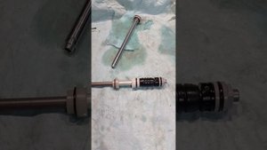 Rock Shox Solo Air внутри , вот как в РФ "перебирают" олдскульные мастерские. Давайте вашу карточку.