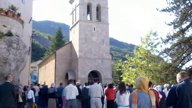 Manastir Ostrog Petrovdan 2009. Donji manastir 1 смотреть онлайн