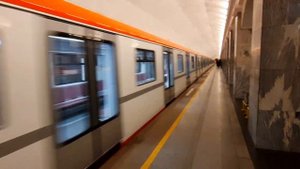 Новый поезд в Петербургском метро "Балтиец" на станции метро "Балтийская"