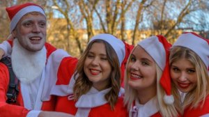 Самые смешные санта клаусы на  праздник SantaCon