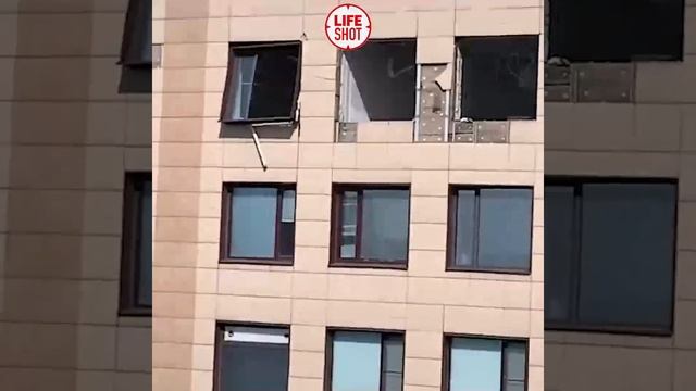 Первые кадры с места взрыва в бизнес-центре возле посольства Словакии в Москве