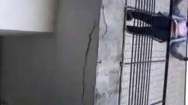 ШОК! ДЕВОЧКУ СТОЛКНУЛИ С ВЫСОКОГО ЗДАНИЯ!!! РАЗБИЛАСЬ НАСМЕРТЬ!!!