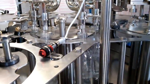 Триблок розлива молока в ПЭТ 1500 бутылок в час (2) смотреть онлайн