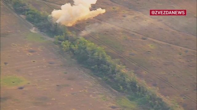 Уничтожение замаскированной техники ВСУ в районе н.п Урожайное. смотреть онлайн