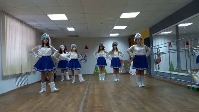 "У леса на опушке" смотреть онлайн