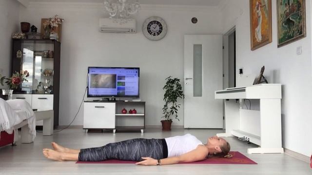 Йога. Утренняя практика, растяжка, бакасана+стойка на голове