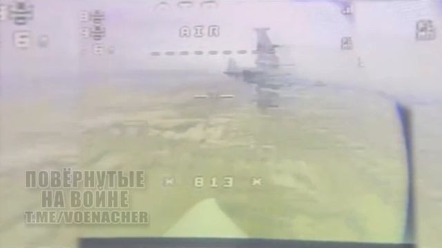 Наш штурмовик  Су-25 в объективе хохлячьего FPV-дрона. смотреть онлайн