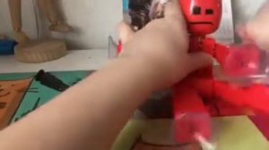 Распаковка большого стикбота