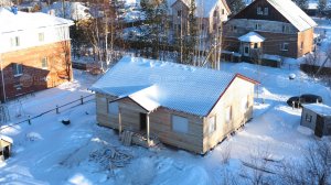 Деревянный загородный дом от Центра Домостроения. Одноэтажный дом 10 на 12 с крыльцом. План дома