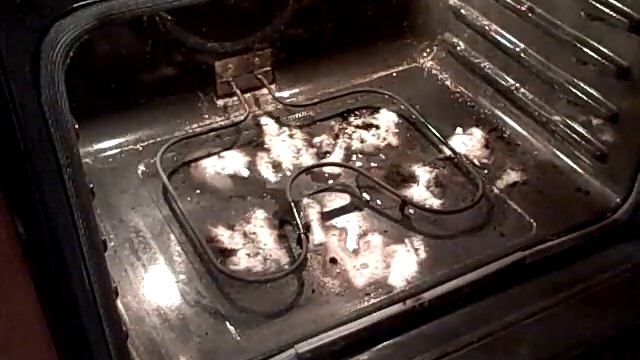 How To Clean Your Oven With Baking Soda смотреть онлайн