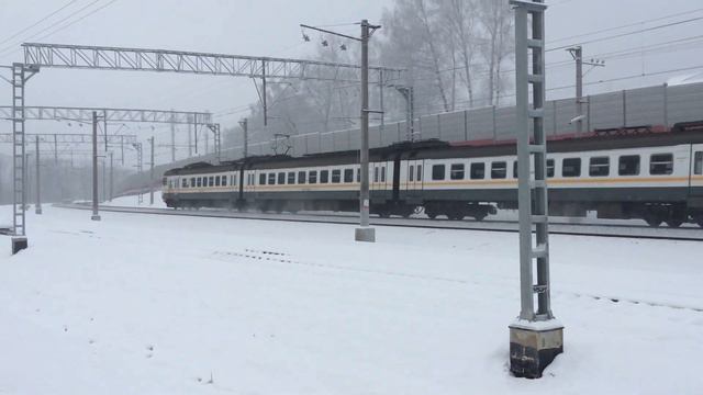 Электропоезд ЭД4М-0493 в мороз! смотреть онлайн