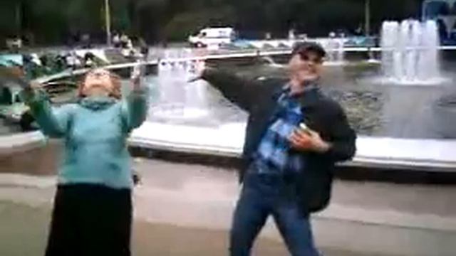 Дедушка жжет в Сокольниках© 10 видео. запись 3 смотреть онлайн