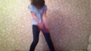 Девка танцует тик тоник, супер класс!!!чаще!!!