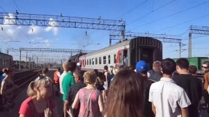 бабушка проводила внука в армию