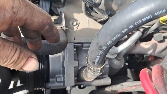 A/C COMPRESSOR REPLACEMENT ON A 2008 FORD EXPLORER 4.0L SOHC смотреть онлайн