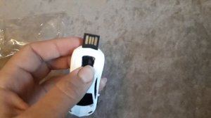 USB флешка в виде машинки