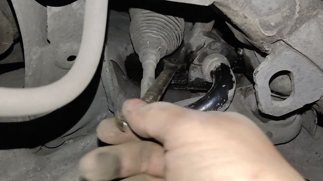 Замена сайлентблоков стабилизатора без ямы на TOYOTA COROLLA FIELDER 161 смотреть онлайн