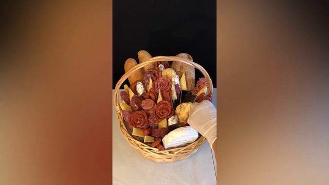 Корзина из колбасы и сыра. Мастеркласс смотреть онлайн