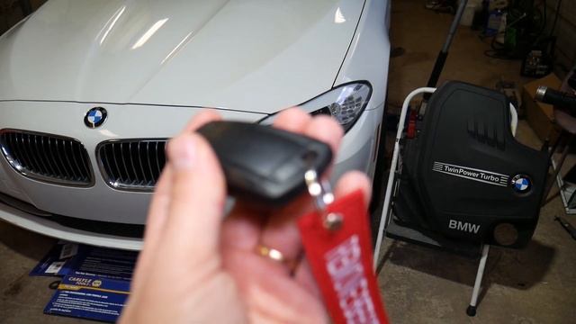 HOW TO REPLACE KEY FOB BATTERY ON BMW F01 730i 740i 750i 760i 730d 740d 750d смотреть онлайн