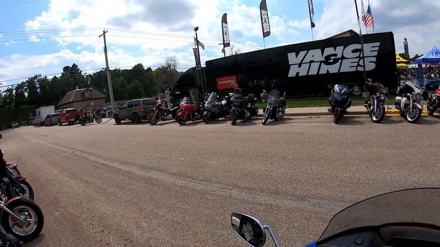 Bikes, Topless Two Step and Country Music Sturgis Mainstreet смотреть онлайн