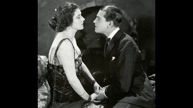 Танго Прекрасна, как мечта Г Кох, А Клабунде Оркестр Эмиля Рузвельта 1939 смотреть онлайн