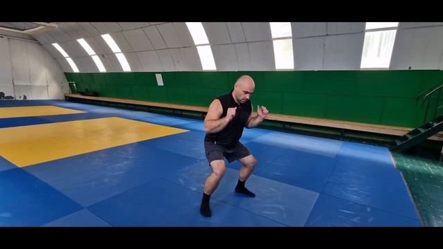 Упражнения медленные приседания