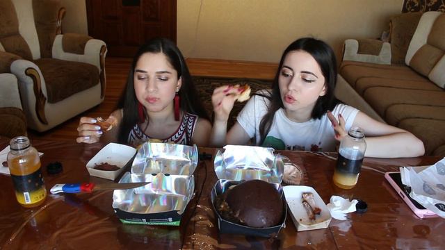 BLACK STAR BURGER/ ЧЕСТНЫЙ ОБЗОР С AYKA EMILLY #MUKBANG #ASKFATIMA смотреть онлайн