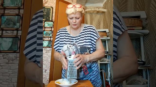 Пушистиков кормим #цыплята как кормить, учусь и вам рассказываю #деревенскиебудни#сельскаяжизнь