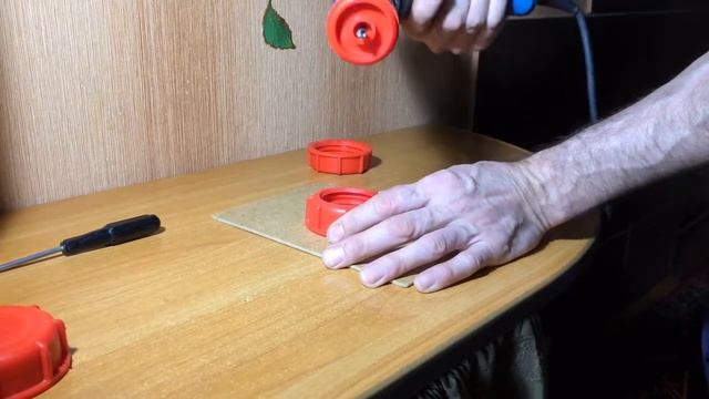 Карандашница из крышек от пластиковых канистр смотреть онлайн