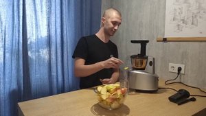 Обзор шнековой соковыжималки Kitfort KT-1101-3