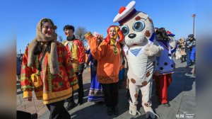 Во Владивостоке 26 февраля впервые за много лет чучело Масленицы сожгли на льду Амурского залива