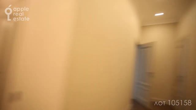 Интерьер в светлых тонах и панорамные окна квартиры на западе Москвы смотреть онлайн