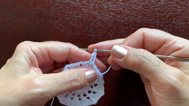 Как связать крючком новогодние подставочки под бокалы и кружки