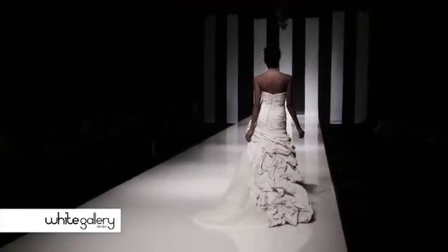 Ian Stuart catwalk show at The White Gallery, London смотреть онлайн