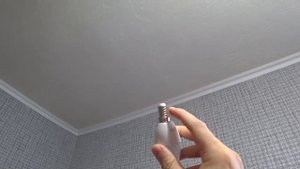 Как заменить лампочку в люстре