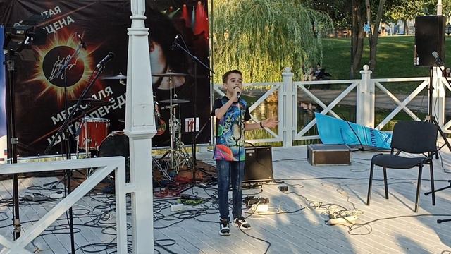 Смертин Лев- Музыка волн (песня В. Цоя) смотреть онлайн